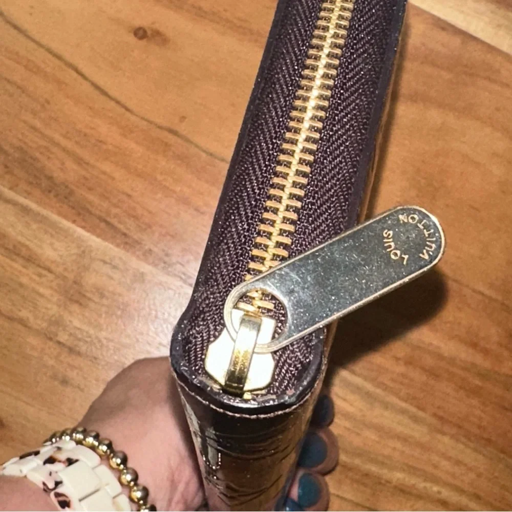Louis Vuitton Amarante Monogram Vernis Zippy Wallet - Picture 8 of 8